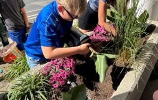 VS Pinkafeld, Beitrag 6. FÖK, Blumen setzen